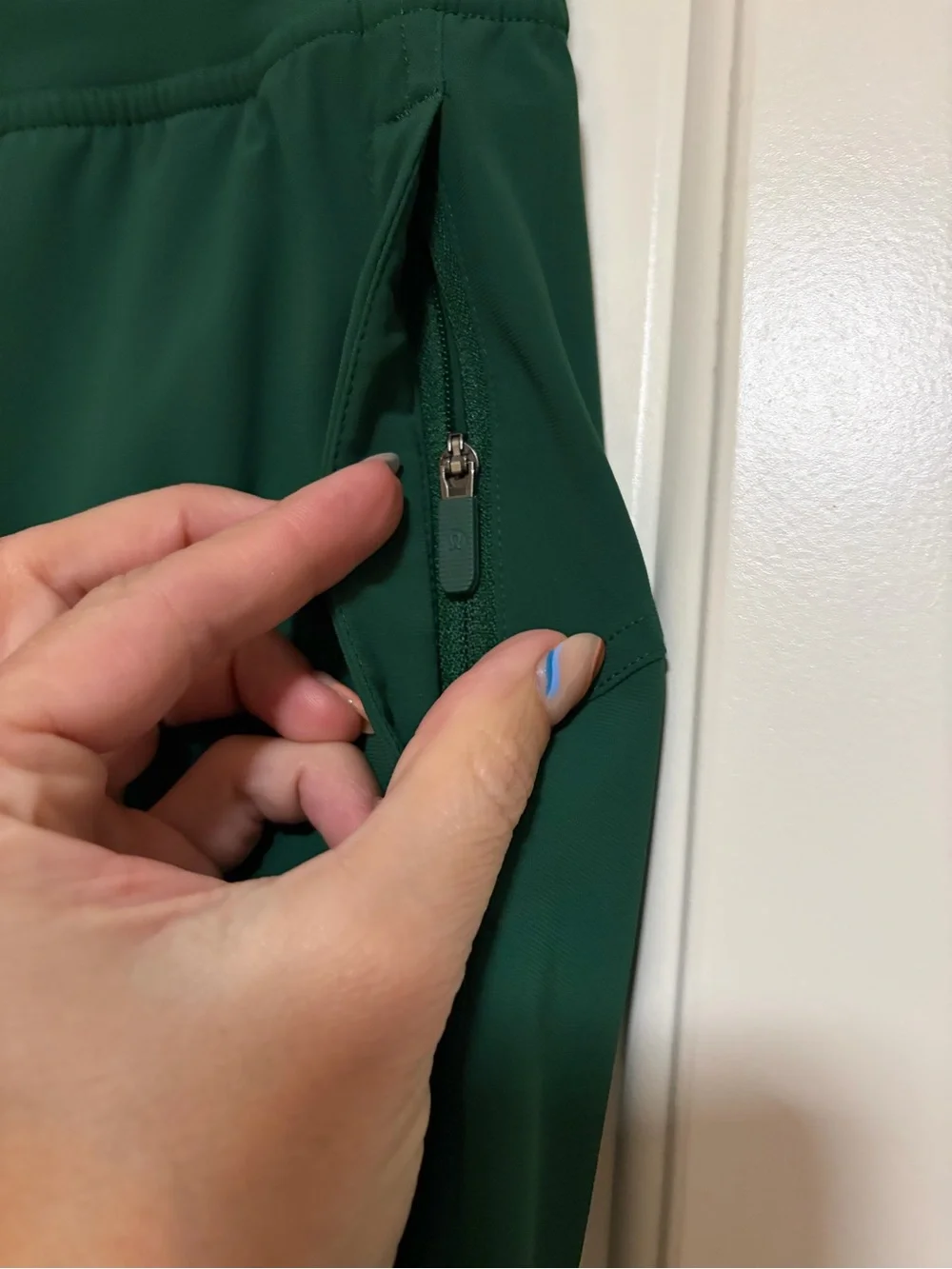 🍋🥝NWOT🍋🍋‍🟩lululemon Emerald Green Tapered Track Pants with Zippers 🍋🥝